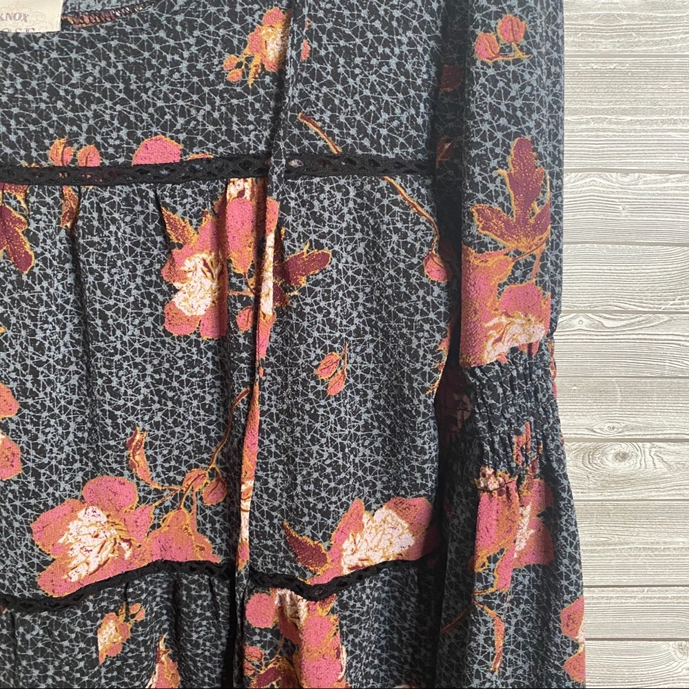 π Knox Rose Floral Ruffle Top - Picture 4 of 7
